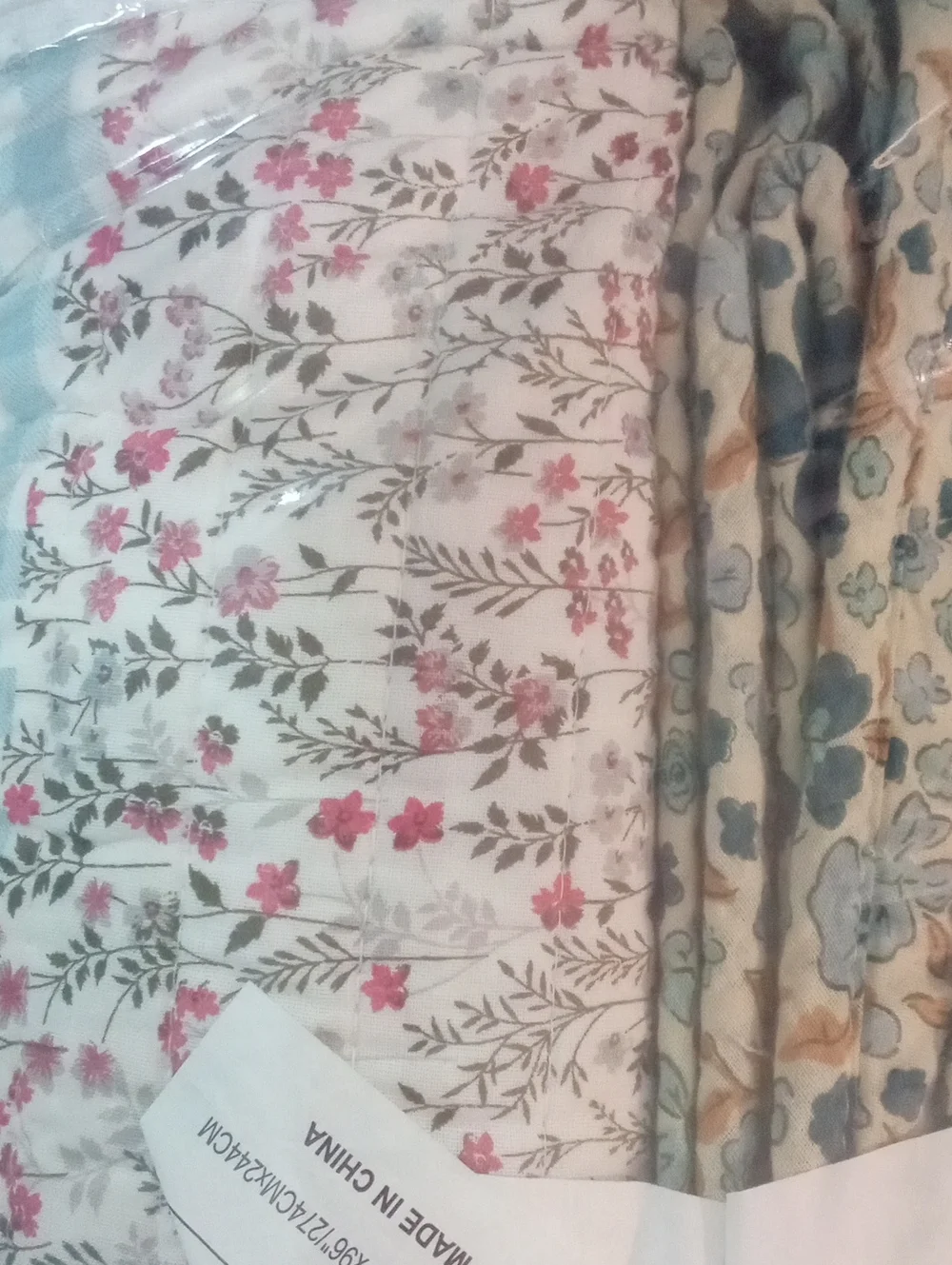 King Size Plaid & Floral Patchwork Comforter NWT  $100 Light Blue Unbranded